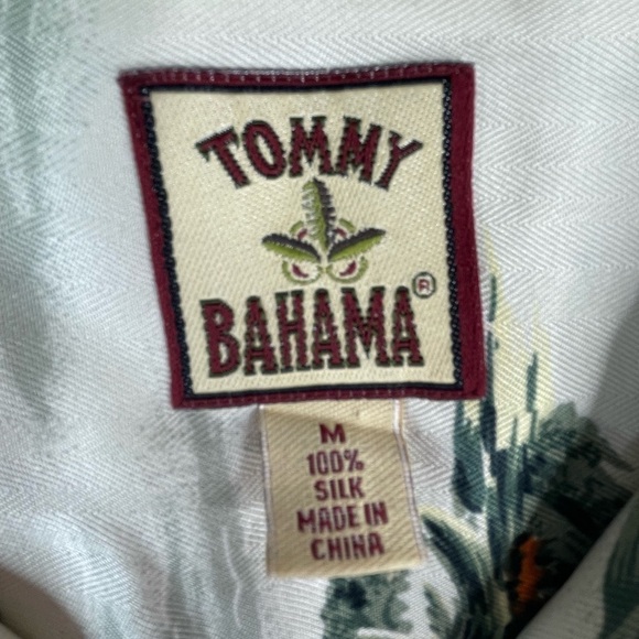 Tommy Bahama Shirt Mens Medium 100% Silk Tropical Button Up Camp Loop Collar - Picture 3 of 4
